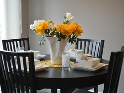 Mau Menata Ruang Makan? Intip Dulu Triknya di Sini