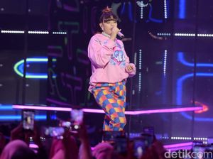 Jalani Karantina Mandiri, Charli XCX Bakal Lahirkan Album