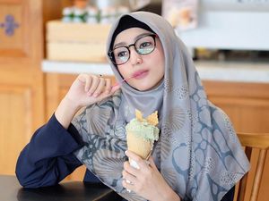 Gaya Makan Dokter Cantik hingga CL Eks 2NE1 yang Menarik Perhatian Gaya Makan Dokter Cantik hingga CL Eks 2NE1 yang Menarik Perhatian