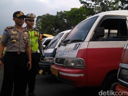 Belasan Sopir Tembak Angkutan Umum di Garut Ditilang Polisi
