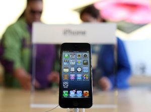 Sudah 10 Tahun, Apple Nggak Mau Pensiunkan Lightning? Sudah 10 Tahun, Apple Nggak Mau Pensiunkan Lightning?