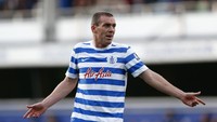 Richard Dunne mengoleksi delapan kartu merah sepanjang kariernya di Premier League. Dia juga menjadi pemain dengan koleksi gol bunuh diri terbanyak, 10 buah. (Julian Finney/Getty Images)