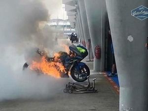 Suzuki GSX-RR Alex Rins Terbakar Habis di Sepang