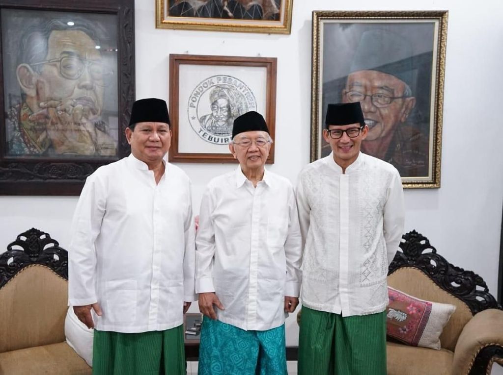 Kala Prabowo-Sandi Bersarung Hijau