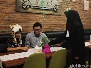 Hadirkan Nuansa Halloween, Datang ke Kafe Ini Dilayani Hantu
