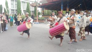 Foto: 2.000 Siswa di Lombok Meriahkan Festival Budaya