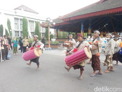 Foto: 2.000 Siswa di Lombok Meriahkan Festival Budaya