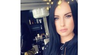 Sementara striker Arsenal, Pierre-Emerick Aubameyang, selalu didukung sang kekasih Alysha Behague. (Foto: Instagram @alysha_aubame)