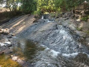 Segarnya Air Terjun Tumpang Dua di Kotabaru