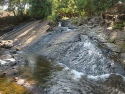 Segarnya Air Terjun Tumpang Dua di Kotabaru