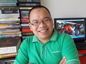 Pemeriksaan Mustofa Nahrawardaya Terus Berlanjut Hingga Dini Hari Pemeriksaan Mustofa Nahrawardaya Terus Berlanjut Hingga Dini Hari