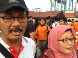 Haru, Saat Orang Tua Korban Lion Air Nangis di Hadapan Jokowi