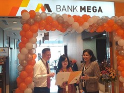 Buka Kantor di Transmart Ngagel, Bank Mega Incar Dana Pihak Ketiga Rp 100 M