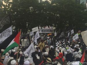 Lagu Dukungan Prabowo Presiden Menggema di Aksi 211