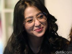 Kenang Glenn Fredly, Dewi Perssik Cerita di Balik Lagu Hikayat Cintaku