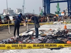 Cek Ada Tidaknya Bahan Peledak, Labfor Ambil Sampel Puing Lion Air