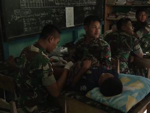 Sunat Massal di Perbatasan Indonesia