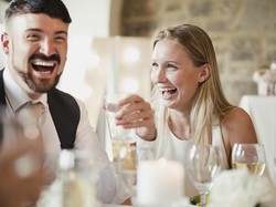 Mempelai Ini Pusing karena Tamu Pernikahannya Minta Menu Non Karbo