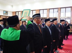 Ini Pesan Risma Saat lantik 24 ASN Pemkot Surabaya