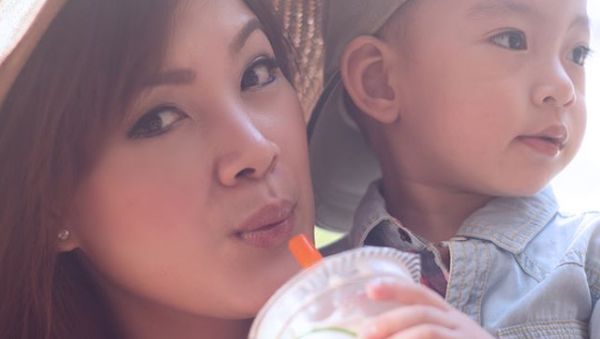 Kedekatan Laura Lazarus, Eks Pramugari Lion Air dengan Anak-anak