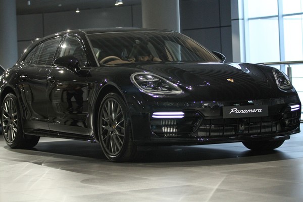 Porsche Panamera 4S Sport Turismo. Foto: Rifikianto Nugroho