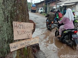 Musim Hujan, Jalan Rusak di Majalaya bak Kubangan Musim Hujan, Jalan Rusak di Majalaya bak Kubangan