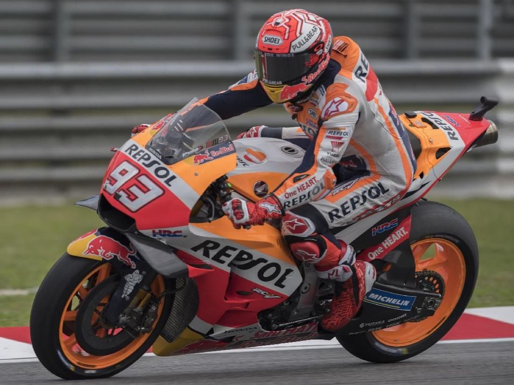 Rossi Kepeleset, Marquez Juara #MalaysianGP Rossi Kepeleset, Marquez Juara #MalaysianGP