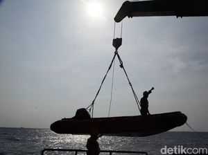 Penyelam Dikerahkan ke Lokasi Diduga Bodi Lion Air PK-LQP Penyelam Dikerahkan ke Lokasi Diduga Bodi Lion Air PK-LQP