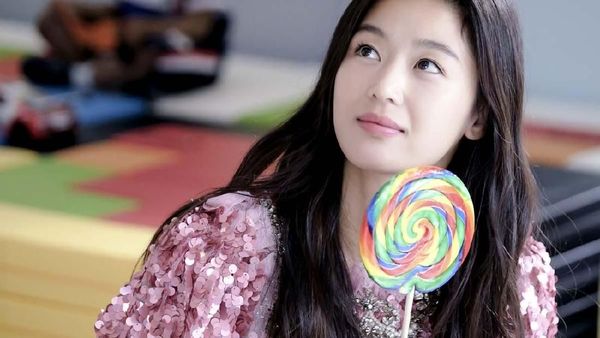 Duh, Pose Jun Ji-hyun Saat Kulineran Ini Bikin Gagal Fokus