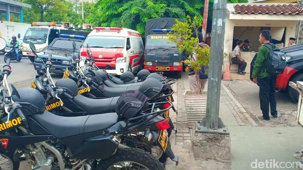 Markas GP Ansor dijaga polisi, Jumat (2/11/2018)