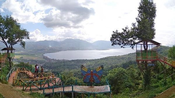 Foto: Spot Instagramble di Danau Singkarak