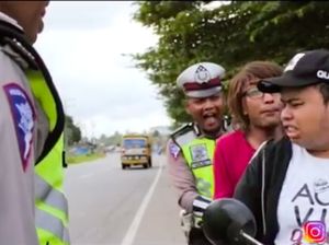 Viral Video Kocak Polisi Ungkap Modus Kabur dari Tilang
