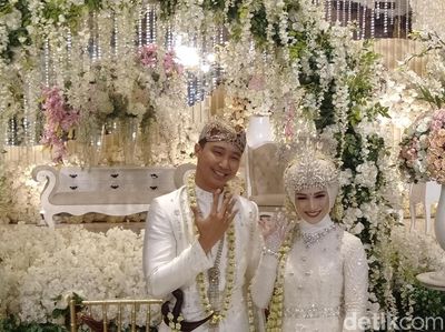 Potret Bahagia Melody Eks JKT48 Tukar Cincin dan Sungkeman Usai Nikah