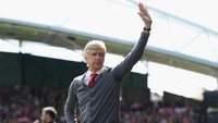 Arsene Wenger kabarnya akan segera kembali ke kursi pelatih di awal 2019. Dia pernah menjadikan Arsenal tak terkalahkan sepanjang musim, plus jadi salah satu manajer paling berpengaruh di Premier League. (Shaun Botterill/Getty Images)