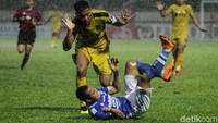 Kerja keras Bhayangkara FC untuk membobol gawang Persib baru berhasil di menit ke-89. Tembakan Adam Alis yang berhasil ditepis I Made menghadirkan sebuah kemelut. Bola rebound disambar oleh Herman Dzumafo, namun bisa diblok oleh Bojan Malisic dengan perutnua. Dzumafo kembali menyambar bola rebound dan sukses merobek gawang Persib.
