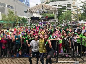 Serunya Mikha Tambayong saat Ikut Pound Fit Bareng Penggemar