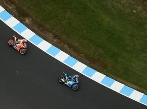 Suzuki Semakin Dekat dengan Honda dan Ducati Suzuki Semakin Dekat dengan Honda dan Ducati