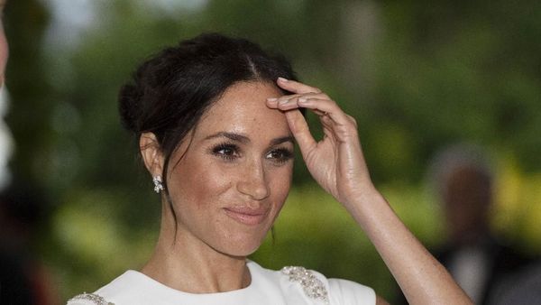 Foto: Perhiasan Meghan Markle Saat Tur Kerajaan, Harganya Tak Terhingga