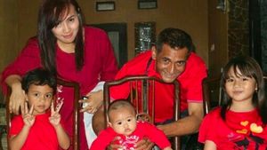 Mengenang Kebersamaan Mendiang George Taka dan Keluarga