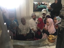 Ke Polewali Mandar, Sandiaga Ziarah Makam Imam Lapeo