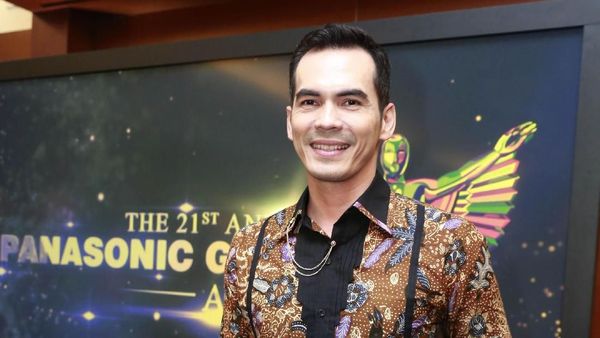 Pesona Atalarik Syah, Si Duda Keren