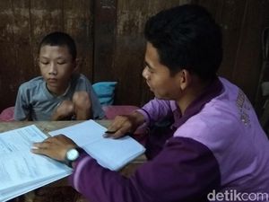 Salut ke Bocah llham, Sakit Nyaris Lumpuh tapi Semangat Belajar