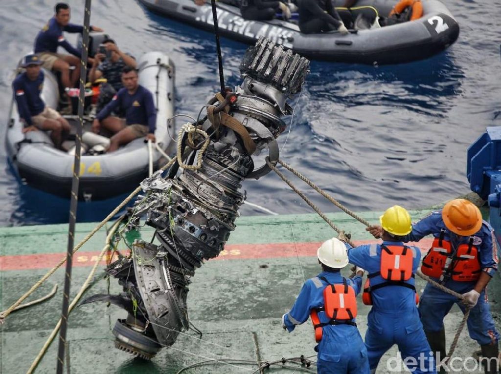 Penyebab Pasti Jatuhnya Lion Air di Laut Karawang Penyebab Pasti Jatuhnya Lion Air di Laut Karawang