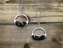 Bikin Takjub, Perhiasan Cantik Ini Terbuat dari Tali Pusar Bayi