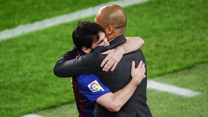 Guardiola Messi BARCELONA, SPAIN - MAY 05: Lionel Messi of FC Barcelona (R) hugs his Head coach Josep Guardiola of FC Barcelona after scoring his teams third goal during the La Liga match between FC Barcelona and RCD Espanyol at Camp Nou on May 5, 2012 in Barcelona, Spain. This is the last match as head coach of FC Barcelona for Josep Guardiola at the Camp Nou Stadium. (Photo by David Ramos/Getty Images)