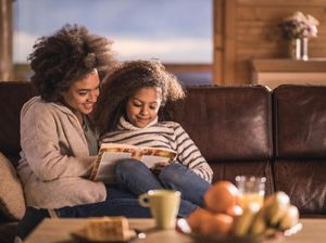 Manfaat Mendengarkan Dongeng untuk Anak