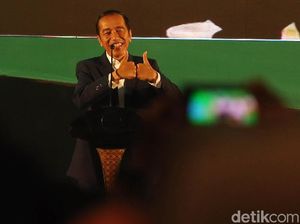 Jokowi Rekrut Anak Dewi Yull Jadi Staf Khusus, Tapi Harus Menunggu