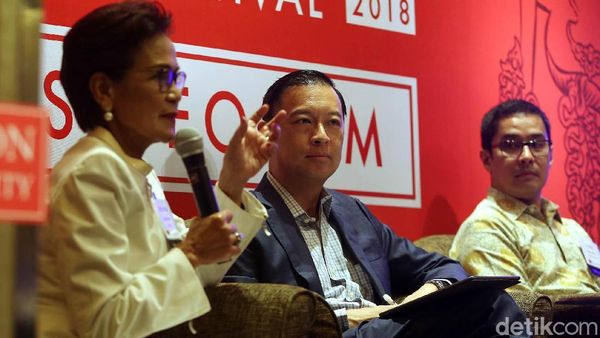 Thomas Lembong Hadiri Boston University Asian Alumni Festival