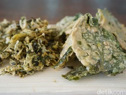 Kriuk Renyah Keripik Daun Kelor dan Daun Sirih yang Kaya Khasiat