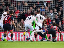 Namun, gol kedua yang ditunggu-tunggu MU baru terlahir di masa injury time. Marcus Rashford tampil sebagai pahlawan untuk menentukan kemenangan timnya. (Foto: Reuters)